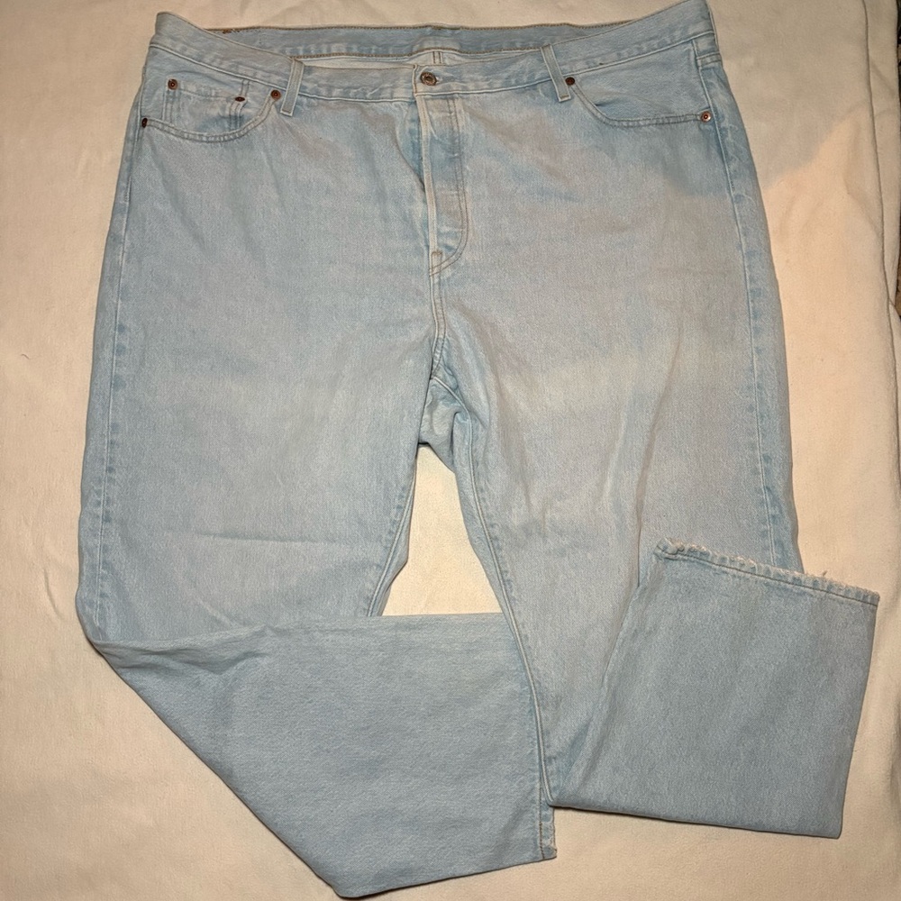 Women’s Levis 551 jeans